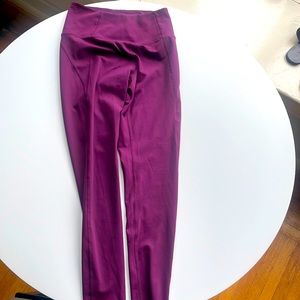 Girlfriend collective leggings, NWOT Size small, purple/ grape.